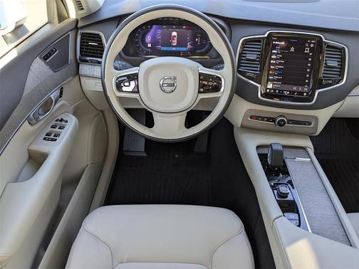 2024 Volvo XC90 Recharge Plug-In Hybrid T8 Plus Bright Theme 7 Passenger