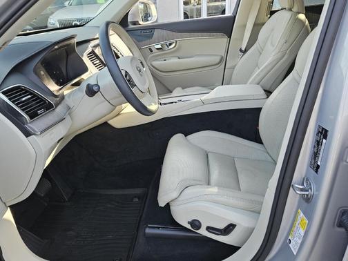 2023 Volvo XC90 B6 Ultimate 7-Seater