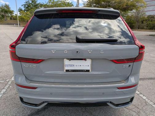 2026 Volvo XC60 B5 Core