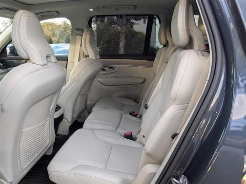 2026 Volvo XC90 B6 Ultra Dark Theme 7-Seater