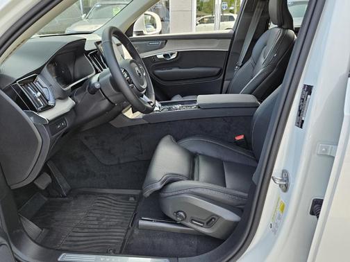 2025 Volvo XC90 Plug-In Hybrid T8 Ultra 7-Seater