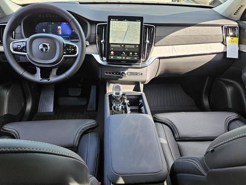 2025 Volvo XC90 Plug-In Hybrid T8 Ultra 7-Seater