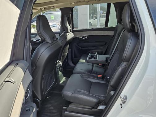 2025 Volvo XC90 Plug-In Hybrid T8 Ultra 7-Seater