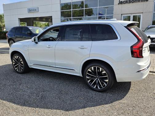 2025 Volvo XC90 Plug-In Hybrid T8 Ultra 7-Seater