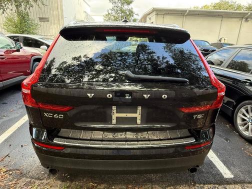 2018 Volvo XC60 T5 Momentum