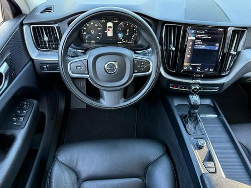 2018 Volvo XC60 T5 Momentum
