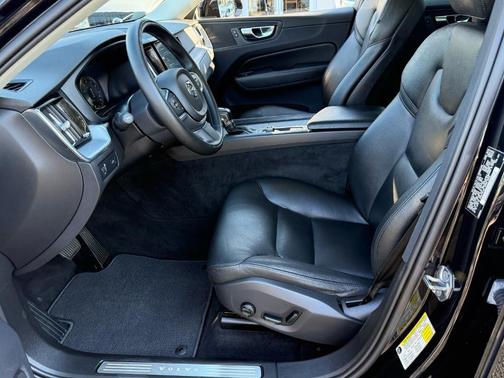 2018 Volvo XC60 T5 Momentum