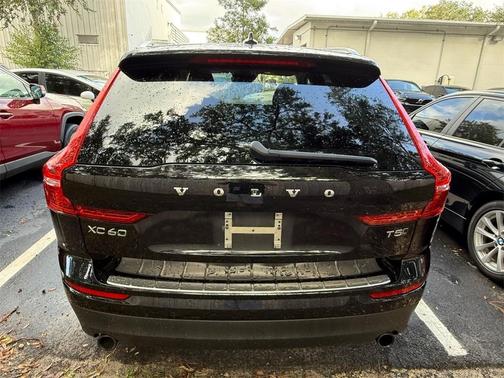 2018 Volvo XC60 T5 Momentum