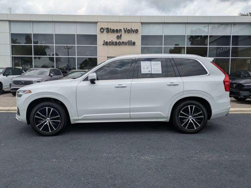Ice White 2020 Volvo XC90 T6 Momentum 7 Passenger