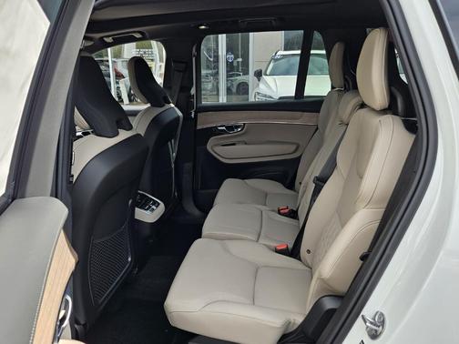 2026 Volvo XC90 B6 Plus 7-Seater