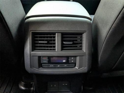 2021 Volkswagen Atlas 3.6 V6 SE w/ Technology R-Line