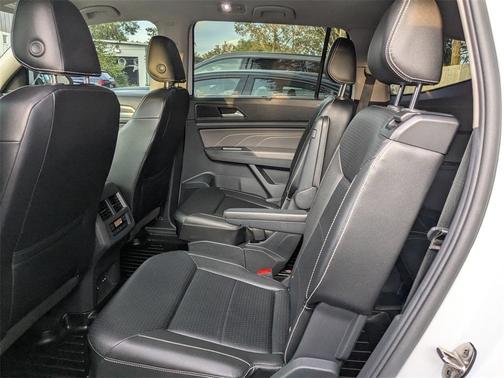 2021 Volkswagen Atlas 3.6 V6 SE w/ Technology R-Line