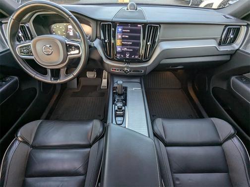 2021 Volvo XC60 Recharge Plug-In Hybrid T8 R-Design