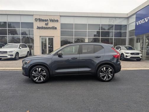 2026 Volvo XC40 B5 Ultra