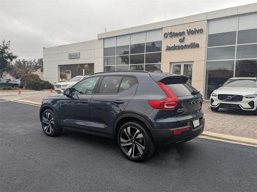 2026 Volvo XC40 B5 Ultra