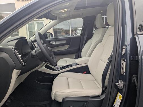 2026 Volvo XC40 B5 Ultra