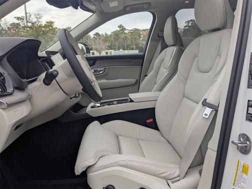 2026 Volvo XC90 B6 Ultra Dark Theme 6-Seater