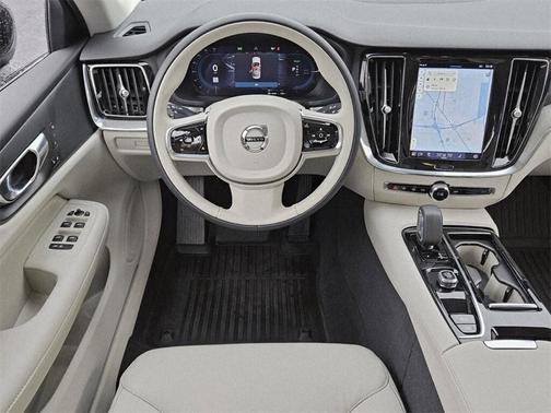 2024 Volvo S60 Recharge Plug-In Hybrid T8 Plus Dark Theme