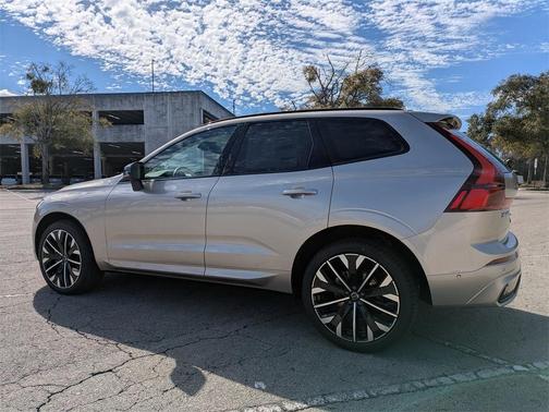 2026 Volvo XC60 B5 Ultra