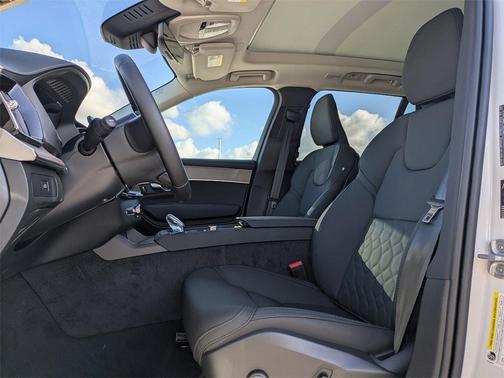 2026 Volvo XC90 B6 Plus 6-Seater