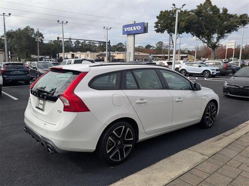 2018 Volvo V60 T5 Dynamic