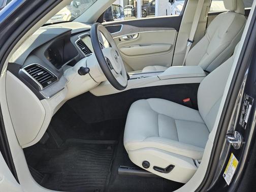 2024 Volvo XC90 Recharge Plug-In Hybrid T8 Plus Bright Theme 7 Passenger