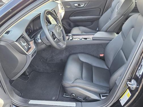 2025 Volvo S60 B5 Plus
