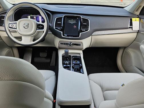 2025 Volvo XC90 B6 Plus 7-Seater