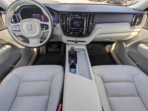 2023 Volvo XC60 Recharge Plug-In Hybrid T8 Plus Dark Theme