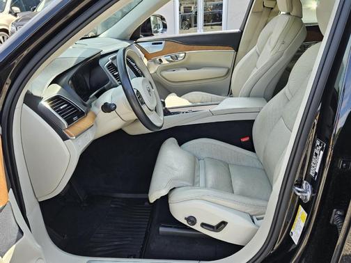 2019 Volvo XC90 T6 Inscription