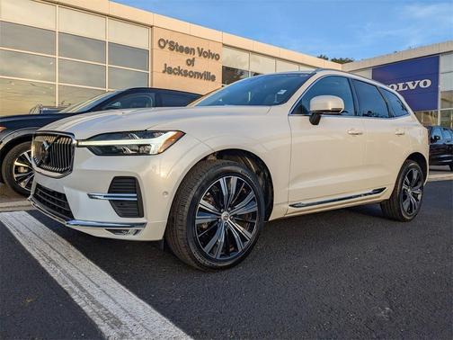2023 Volvo XC60 B5 Plus Bright Theme