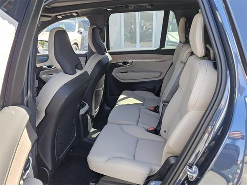 2025 Volvo XC90 Plug-In Hybrid T8 Plus 7-Seater