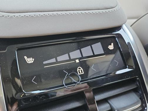 2025 Volvo XC90 Plug-In Hybrid T8 Plus 7-Seater