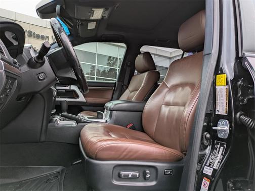 2019 Toyota Land Cruiser V8