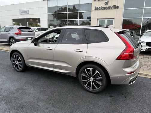 2025 Volvo XC60 B5 Plus
