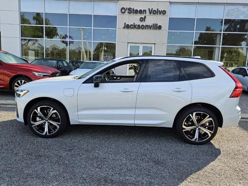 2025 Volvo XC60 Plug-In Hybrid T8 Ultra
