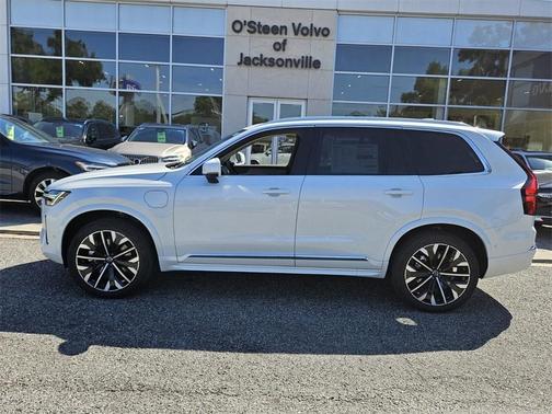 2025 Volvo XC90 Plug-In Hybrid T8 Plus 7-Seater