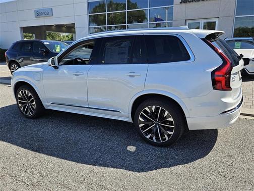 2025 Volvo XC90 Plug-In Hybrid T8 Plus 7-Seater