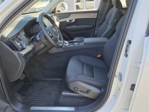 2025 Volvo XC90 Plug-In Hybrid T8 Plus 7-Seater