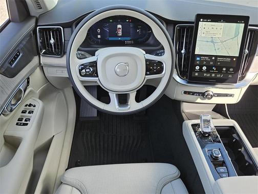 2025 Volvo XC90 Plug-In Hybrid T8 Ultra 7-Seater