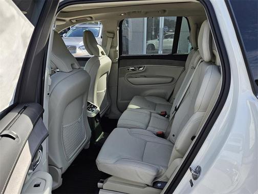 2025 Volvo XC90 Plug-In Hybrid T8 Ultra 7-Seater