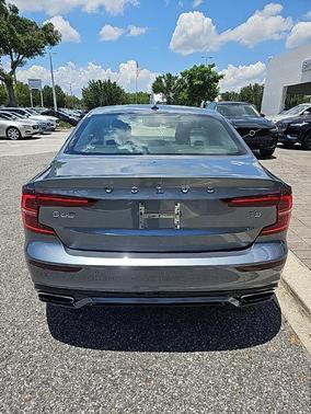 2021 Volvo S60 T5 Momentum