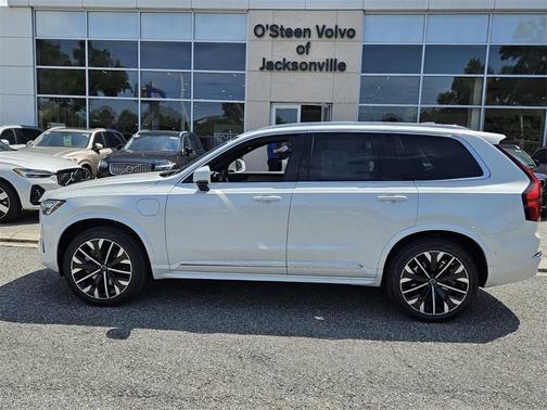 2025 Volvo XC90 Plug-In Hybrid T8 Plus 7-Seater