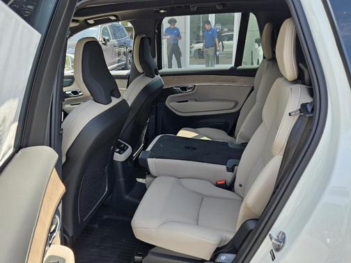 2025 Volvo XC90 Plug-In Hybrid T8 Plus 7-Seater