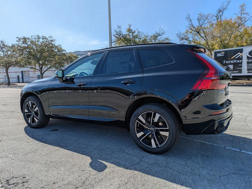2026 Volvo XC60 B5 Core