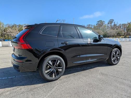 2026 Volvo XC60 B5 Core