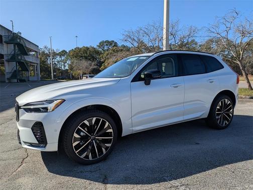 2026 Volvo XC60 B5 Ultra