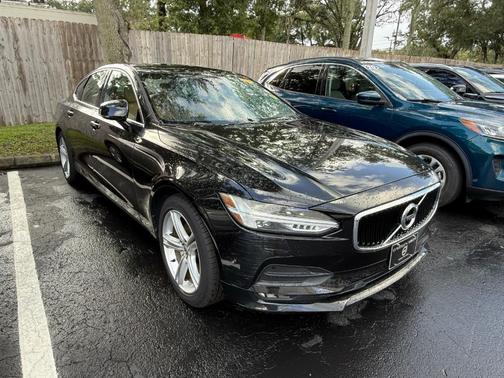 2017 Volvo S90 T5 Momentum