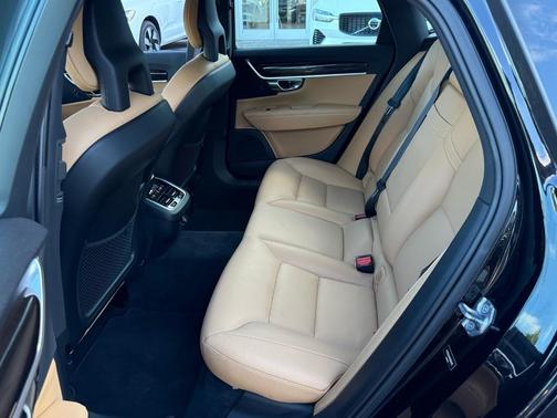 2017 Volvo S90 T5 Momentum
