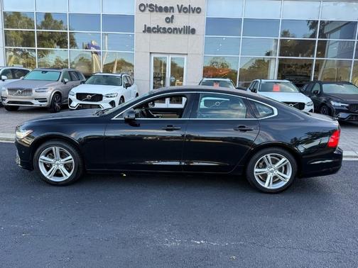 2017 Volvo S90 T5 Momentum
